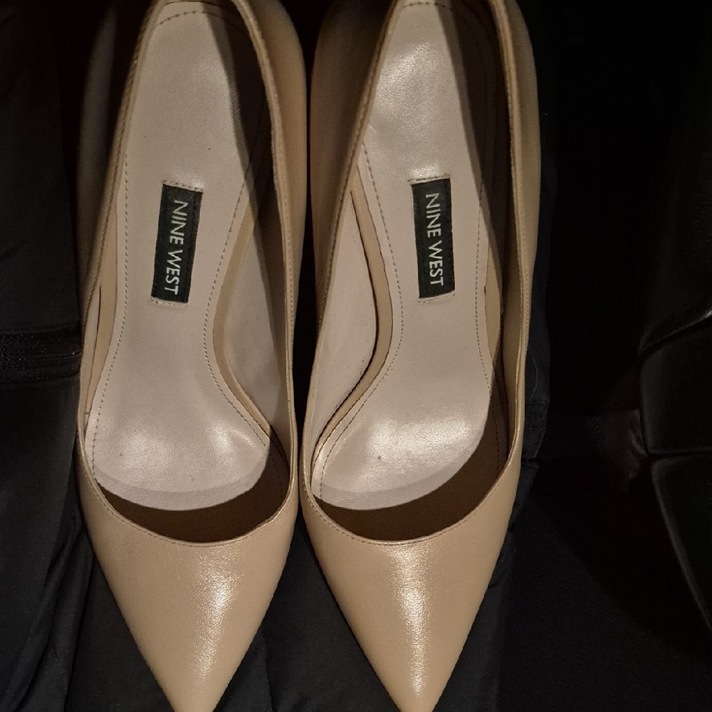Nine West Women's Tan Pumps